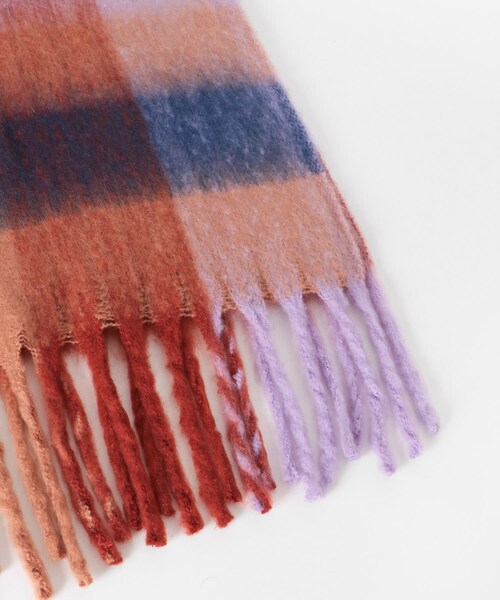 URBAN RESEARCH Sonny Label（アーバンリサーチサニーレーベル）の「フラッフィーボリュームチェックマフラー（マフラー・レディース・オレンジ系/グリーン系/ブラウン系・One）」の16枚目の写真