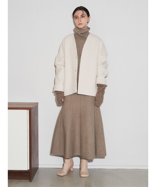 ELENDEEK（エレンディーク）の「FORM SHORT WOOL CT（その他アウター・レディース・アイボリー/ブラック/ブルー/ベージュ/カーキ・01/02）」の4枚目の写真