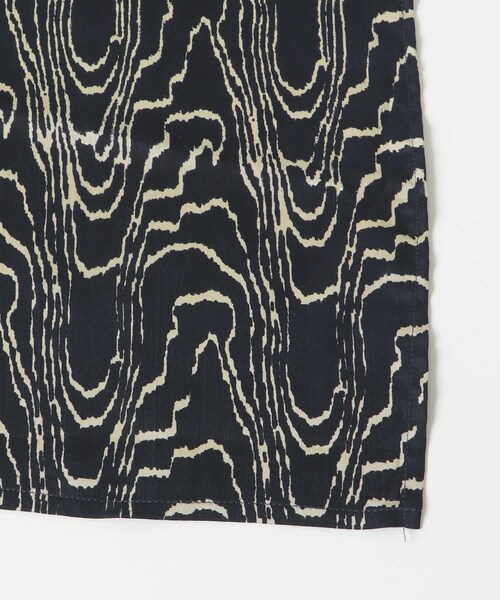 URBAN RESEARCH Sonny Label（アーバンリサーチサニーレーベル）の「大判ニュアンスプリントスカーフ（バンダナ/スカーフ・レディース・ピスタチオ系/ブラック系/ブラウン系・FREE）」の19枚目の写真