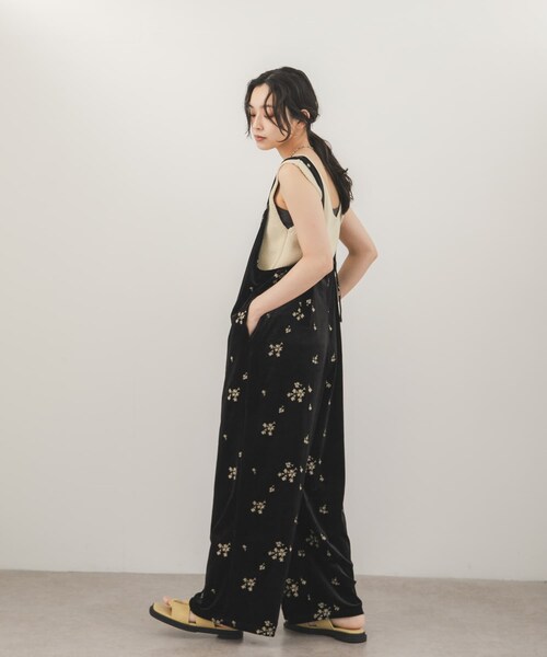 KBF（ケイビーエフ）の「ベロアサロペット（つなぎ/オールインワン・レディース・BLACK/BLACK刺繍/NAVY刺繍・One）」の9枚目の写真