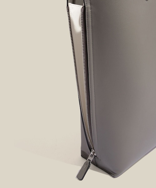 ROPE'(ロペ)の「【E'POR】Y BAG Large/A4対応・通勤・26SS(トートバッグ・レディース・ブラック/グレー/キナリ/ダークブラウン/ダークグリーン・F)」の8枚目の写真