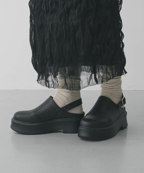 SENSE OF PLACE by URBAN RESEARCH（センスオブプレイスバイアーバンリサーチ）の「クロッグベルトサボ（その他シューズ・レディース・BLACK/Y.BEIGE・S/M/L）」の3枚目の写真