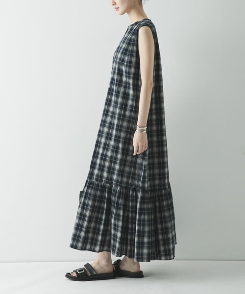 URBAN RESEARCH（アーバンリサーチ）の「サッカーチェックワンピース（ワンピース・レディース・BLACK/NAVY・Free）」の21枚目の写真