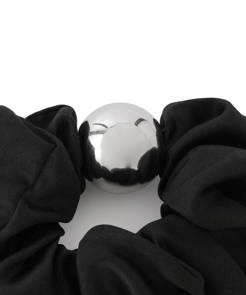 VIS（ビス）の「サテンボールシュシュ（シュシュ・レディース・ブラック/オフホワイト・F）」の11枚目の写真