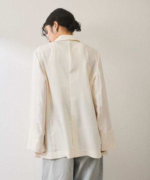 ADAM ET ROPE'(アダムエロペ)の「【サステナブル】ガウンジャケット(テーラードジャケット・レディース・ブラック/オフホワイト・F)」の14枚目の写真