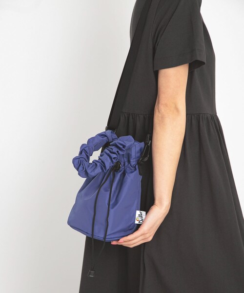 URBAN RESEARCH Sonny Label（アーバンリサーチサニーレーベル）の「DRIFTER　ギャザーハンドルポーチバッグ（その他雑貨・レディース・BLACK/BLUE・one）」の11枚目の写真