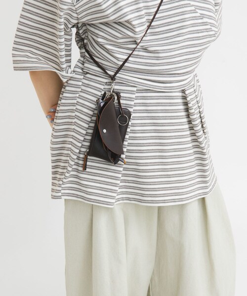 KBF（ケイビーエフ）の「マルチポーチネックショルダー2（その他雑貨・レディース・BLACK/D.BROWN・One）」の4枚目の写真