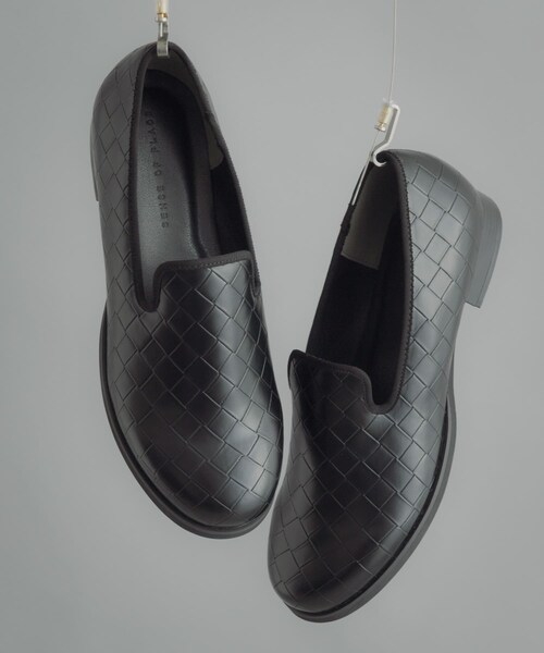 SENSE OF PLACE by URBAN RESEARCH（センスオブプレイスバイアーバンリサーチ）の「メッシュエンボススリッポンシューズ（スリッポン・メンズ・BLACK・26.5/27.5）」の4枚目の写真