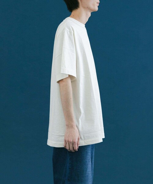 URBAN RESEARCH DOORS（アーバンリサーチドアーズ）の「『3サイズ展開』commpost　リサイクルコットンショートスリーブTシャツ（Tシャツ/カットソー・メンズ・OFF/PINK BEIGE/GRAY・4/5/6）」の8枚目の写真