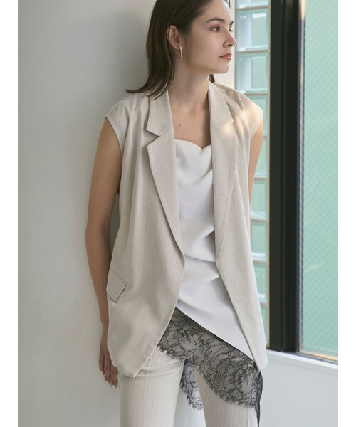 ELENDEEK(エレンディーク)の「BELTED TAILORED GILET(ベスト・レディース・アイボリー/ネイビー・F)」の4枚目の写真