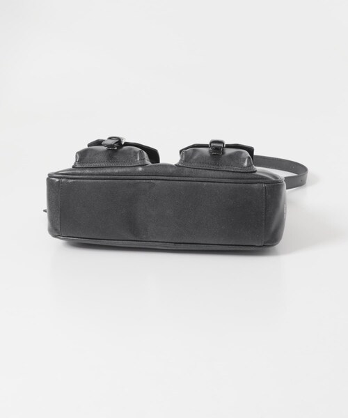 KBF（ケイビーエフ）の「STAND OIL　JOEY BAG MINI（ショルダーバッグ・レディース・CAMEL/MARRON/BLACK・One）」の8枚目の写真