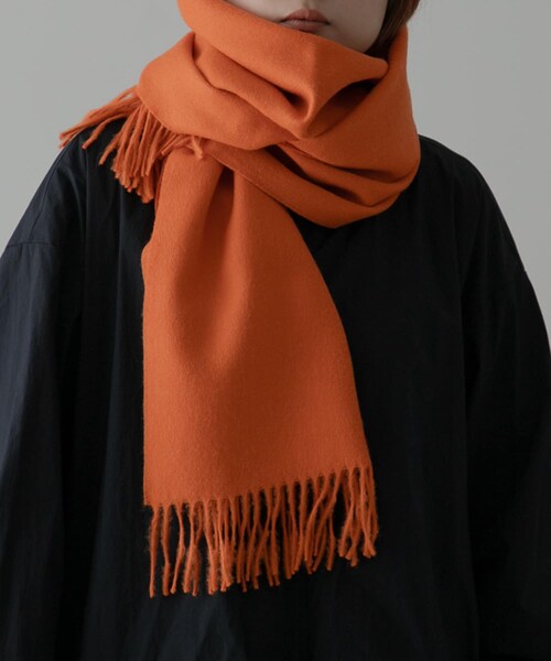URBAN RESEARCH（アーバンリサーチ）の「Brushed Scarf（ストール/ショール・メンズ・Orange/Black/Khaki/Brown/Camel/Grey/Ecru・One）」の8枚目の写真