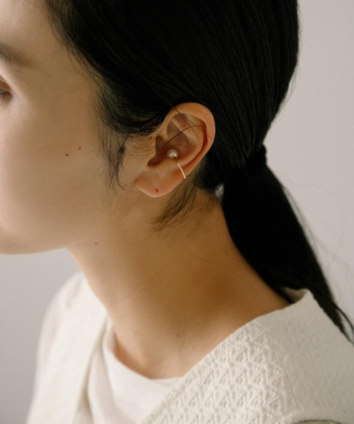URBAN RESEARCH（アーバンリサーチ）の「ff by decor urban research　2WAYパールイヤカフ（イヤリング・レディース・10KYG・-）」の3枚目の写真
