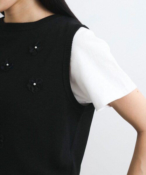 VIS（ビス）の「フラワーモチーフニットベスト（ベスト・レディース・ブラック/ライトグレー/オフホワイト・F）」の19枚目の写真