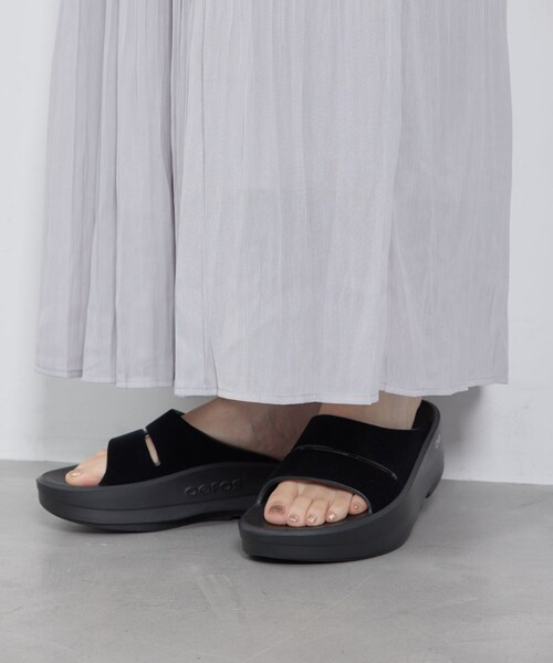 ROPE' PICNIC（ロペピクニック）の「【OOFOS/ウーフォス】OOmega OOahh Limited/公式サイト限定（サンダル・レディース・ブラック・23.0/24.0）」の8枚目の写真