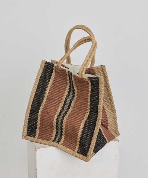 ADAM ET ROPE'（アダムエロペ）の「【MAISON BENGAL（メゾンベンガル）】Small Jute BoxTote（トートバッグ・レディース・ダークブラウン系・F）」の2枚目の写真
