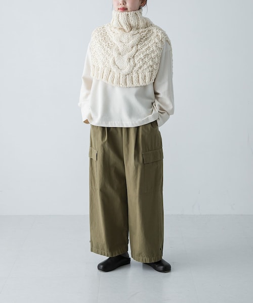 かぐれ（カグレ）の「ペルーショルダーニットウォーマー（ネックウォーマー/スヌード・レディース・IVORY/GRAY・FREE）」の7枚目の写真