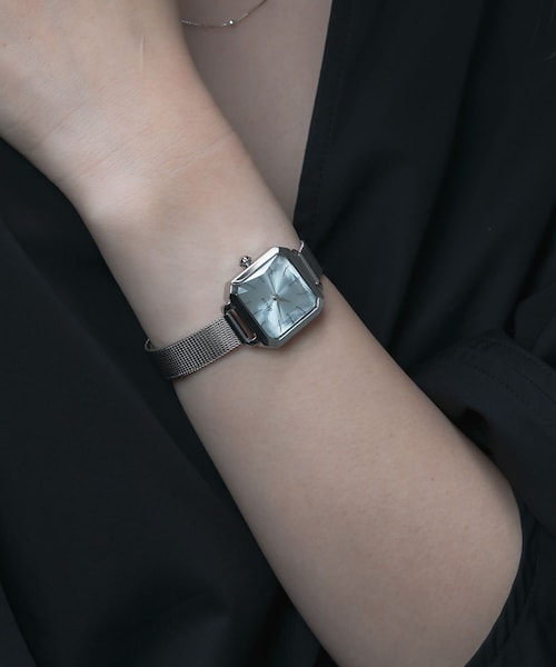 URBAN RESEARCH(アーバンリサーチ)の「decor『デコール』 MeshBeltWatch(アナログ腕時計・レディース・Silver/RoseGold・-)」の1枚目の写真