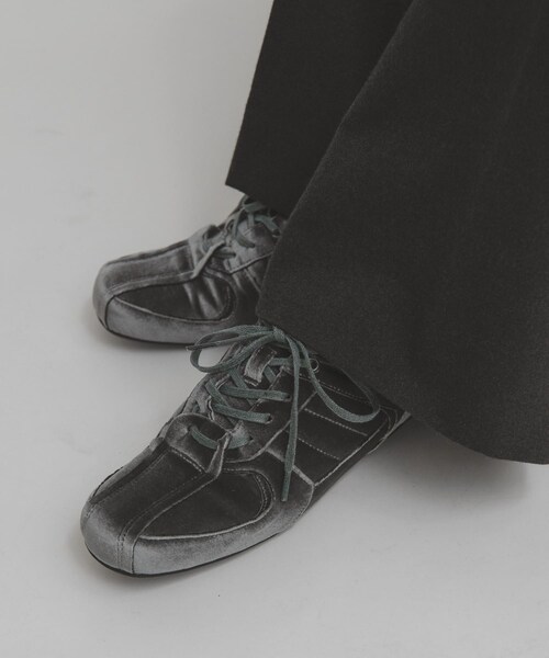 KBF（ケイビーエフ）の「ベロアスニーカー（スニーカー・レディース・BROWN/BLUE GRAY・37/38/39）」の5枚目の写真