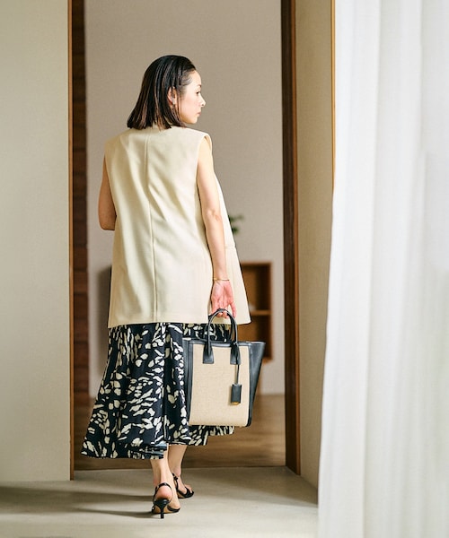 ROPE'（ロペ）の「【E'POR】 I BAG Medium（キャンバスコンビ縦型トートバッグ）（ハンドバッグ・レディース・ブラック系/オフホワイト・F）」の4枚目の写真