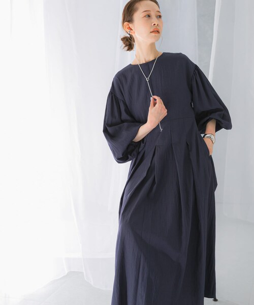 URBAN RESEARCH ROSSO（アーバンリサーチロッソ）の「ボリュームスリーブタックワンピース（ワンピース・レディース・NAVY/LIME・FREE）」の4枚目の写真