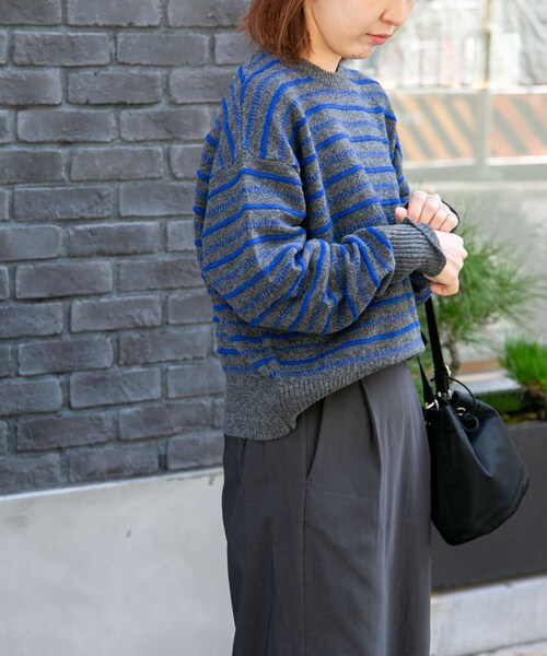 URBAN RESEARCH DOORS(アーバンリサーチドアーズ)の「FORK&SPOON 変形ボーダーニットプルオーバー(ニット/セーター・レディース・BLK×OFF/GRY×BLU・1)」の7枚目の写真