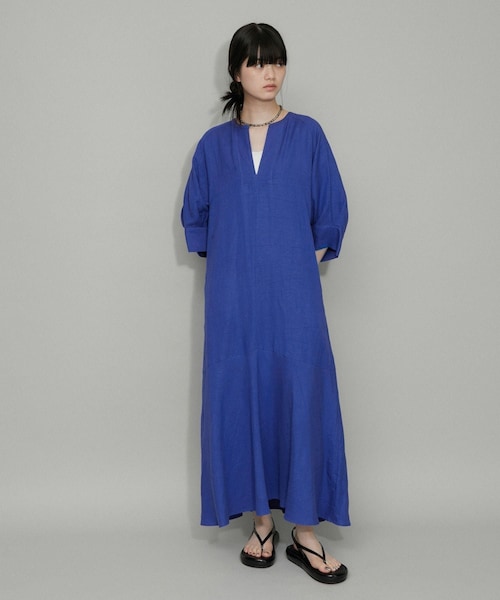 ADAM ET ROPE'(アダムエロペ)の「【WEB限定】・【新色追加】リネンボリュームスリーブワンピース(ワンピース・レディース・ブラック/ライトグレー/ベージュ系/ブルー・F)」の12枚目の写真
