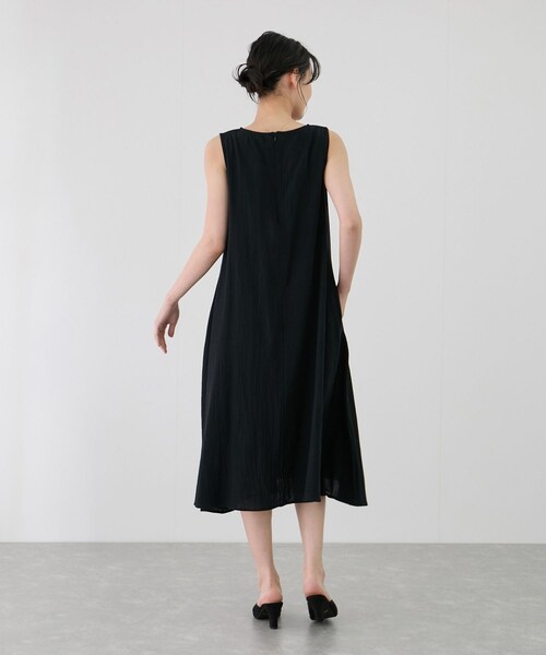 Jayro（ジャイロ）の「Aラインノースリーブワンピース（ワンピース・レディース・ブラック/ベージュ/グリーン/ターコイズ/レッド/カラシ系・F）」の16枚目の写真