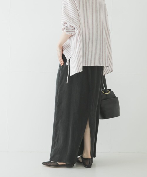 URBAN RESEARCH（アーバンリサーチ）の「キュプラギャザーIラインスカート（スカート・レディース・L.BEIGE/CHARCOAL/BLACK・36/38）」の7枚目の写真