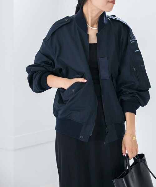 URBAN RESEARCH（アーバンリサーチ）の「CIOTA　スビンコットンナイロンツイルフライトジャケット（MA-1・レディース・ブラック/ネイビー・FREE）」の6枚目の写真