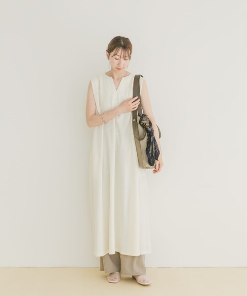 ITEMS URBANRESEARCH（アイテムズ アーバンリサーチ）の「カットミラノノースリワンピース（ワンピース・レディース・K/BRN/OFF/BLK・FREE）」の9枚目の写真