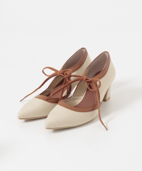 RODE SKO（ロデスコ）の「『MADE IN JAPAN』 AJUGAチャンキーヒールリボンパンプス（パンプス・レディース・BLKxBLK/OFFxCAMEL・36/37/38/39）」の4枚目の写真