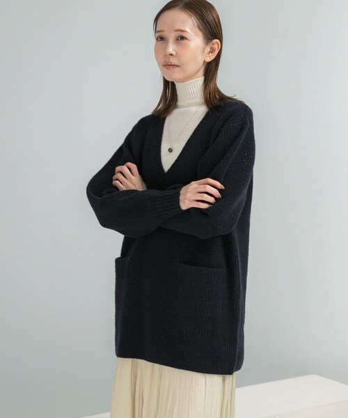 URBAN RESEARCH ROSSO（アーバンリサーチロッソ）の「アルパカ混カーブスリーブVネックプルオーバー（ニット/セーター・レディース・GRAY/PINK/NAVY・Free）」の20枚目の写真