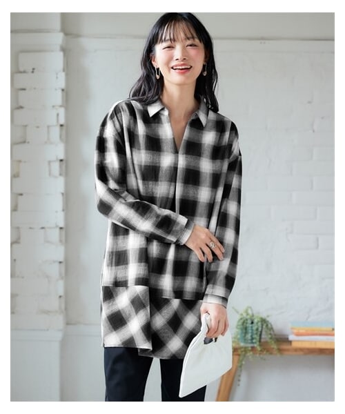 nissen（ニッセン）の「綿１００％洗いざらし風やわらか先染めシャツチュニック（選べるデザイン）＜大きいサイズ有＞（シャツ/ブラウス・レディース・全開ギャザー(黒系)/スキッパーコクーン(黒系)/全開Aライン(黒系)/ピンタック(ネイビー系)・S/M/L/LL/3L/4L/5L/6L/8L/10L）」の14枚目の写真