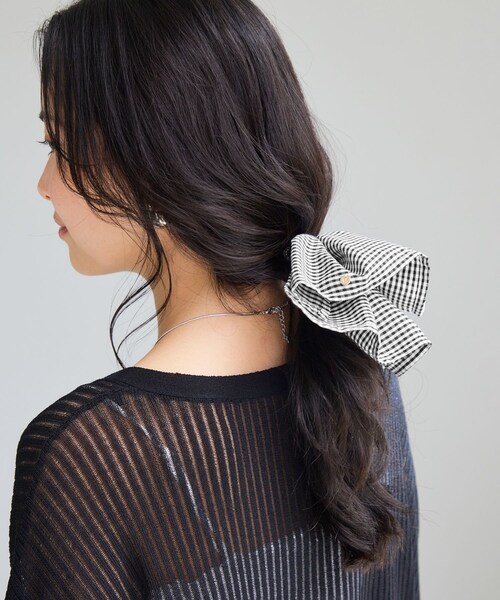 VIS(ビス)の「フリルバレッタ(バレッタ/ヘアクリップ・レディース・ブラック/ブラック系・F)」の4枚目の写真