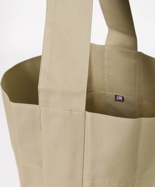 URBAN RESEARCH(アーバンリサーチ)の「Kaan BUCKET TOTE WP(トートバッグ・メンズ・MOCHA/BLK/ORANGE/MARINE/LEMONGRASS/K.GREEN/COBALT/SAND/BLACK・FREE)」の19枚目の写真