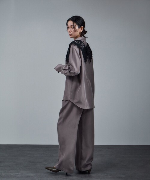 ADAM ET ROPE'（アダムエロペ）の「エンブロイダリカラー（マフラー・レディース・ブラック/オフホワイト・F）」の6枚目の写真