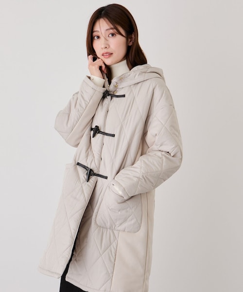 Jayro（ジャイロ）の「中綿キルトダッフルコート（ダッフルコート・レディース・ブラック/オフホワイト/ダークブラウン・M）」の15枚目の写真