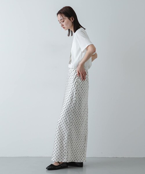 SENSE OF PLACE by URBAN RESEARCH(センスオブプレイスバイアーバンリサーチ)の「サテンアイラインスカート(スカート・レディース・IVORY/BLACK/CHARCOAL/IVO×BLK/BLK×WHT/BEG×WHT・S/M/TALL)」の22枚目の写真