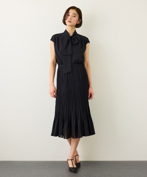 ROPE'(ロペ)の「ジョーゼットフレンチスリーブプリーツワンピース/26SS(ワンピース・レディース・ネイビー・36/38)」の7枚目の写真