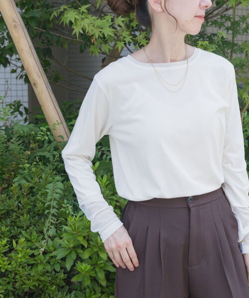 ITEMS URBANRESEARCH（アイテムズ アーバンリサーチ）の「ソデチュールロングスリーブカットソー（Tシャツ/カットソー・レディース・BRN/OFF/BORDER・FREE）」の4枚目の写真