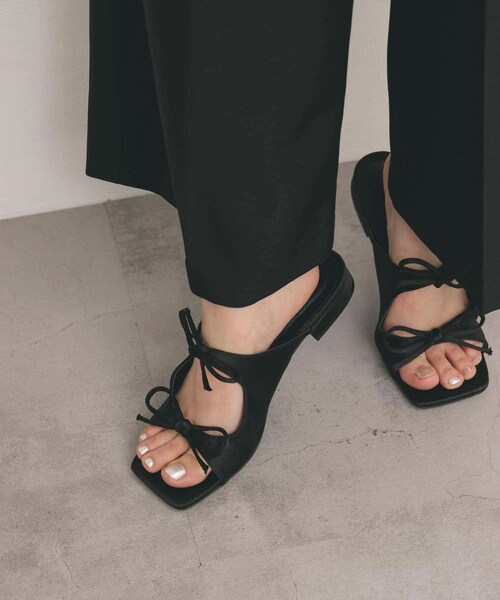 KBF（ケイビーエフ）の「サテンリボンミュール（サンダル・レディース・BLUE/BLACK・37/38）」の8枚目の写真