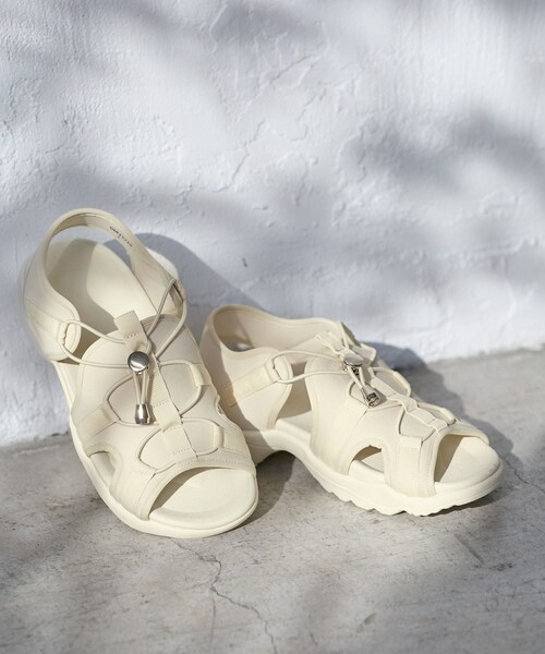 ROPE' PICNIC(ロペピクニック)の「アジャスタースピンドルスニーカーサンダル/リンクコーデ(サンダル・レディース・ブラック/キナリ/ホワイト/ネイビー・L/M/S)」の3枚目の写真