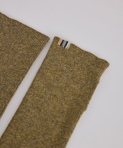 ADAM ET ROPE'（アダムエロペ）の「【J'aDoRe・店舗限定】【extreme cashmere（エクストリーム・カシミア）】ballet（手袋・レディース・グレー/カーキ系・F）」の7枚目の写真