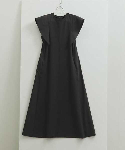 ADAM ET ROPE'（アダムエロペ）の「【WEB限定】セミフレアワンピース（ワンピース・レディース・ブラック/チャコール/ブラウン・F）」の2枚目の写真