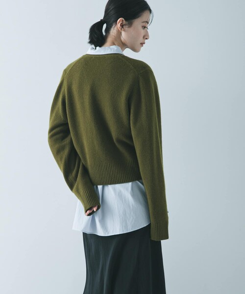 URBAN RESEARCH（アーバンリサーチ）の「カシミヤ強縮Vネックカーディガン（カーディガン/ボレロ・レディース・TOP BROWN/KHAKI・FREE）」の18枚目の写真