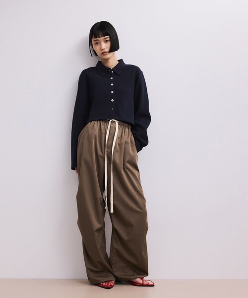 ADAM ET ROPE'(アダムエロペ)の「【WEB限定】リラックスパラシュートパンツ(その他パンツ・レディース・チャコール/ブラウン・36/38)」の7枚目の写真