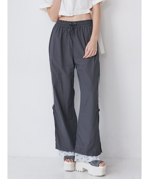 MURUA（ムルーア）の「メッシュロゴナイロンカーゴフレアパンツ【2way】（カーゴパンツ・レディース・ホワイト・F）」の13枚目の写真