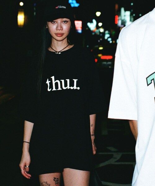URBAN RESEARCH(アーバンリサーチ)の「thur. logo SHORT-SLEEVE T-SHIRTS(Tシャツ/カットソー・メンズ・BLACK・M/L/XL)」の5枚目の写真