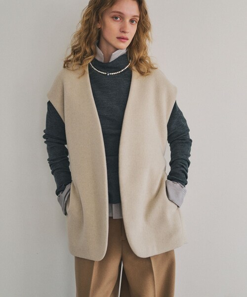 ROPE'(ロペ)の「【一部店舗限定】【REALM(レルム)】BELTED OVER GILET|ジレ(その他アウター・レディース・オフホワイト/ブラック・38)」の8枚目の写真